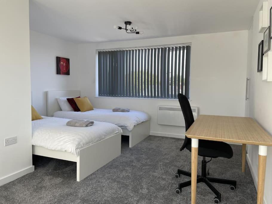 Paradigm House, Modern 2-Bedroom Duplex Apartment 2, Free Parking, Oxford Exterior photo