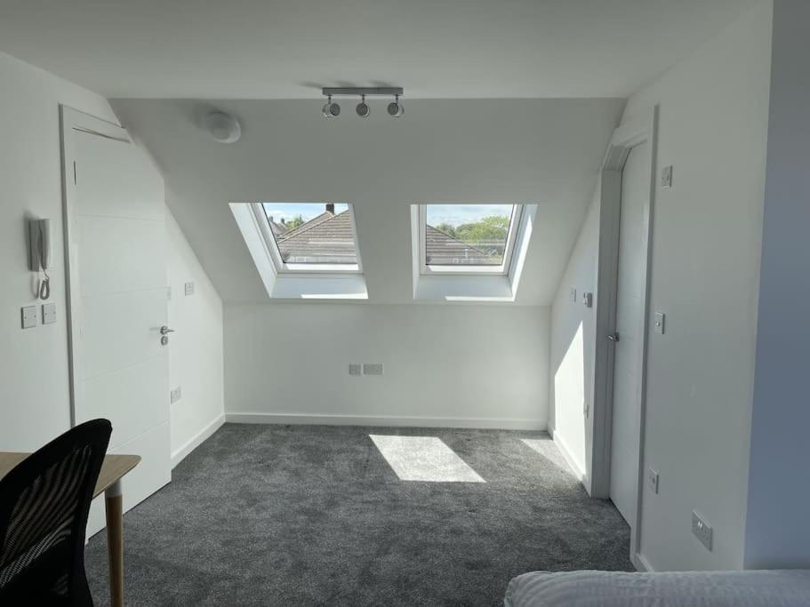 Paradigm House, Modern 2-Bedroom Duplex Apartment 2, Free Parking, Oxford Exterior photo