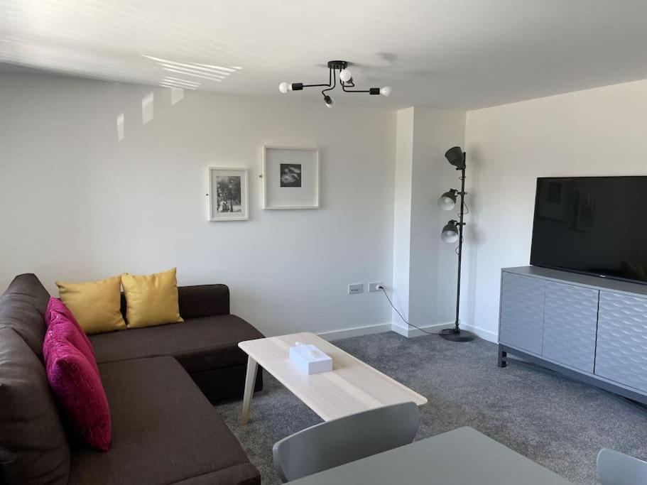 Paradigm House, Modern 2-Bedroom Duplex Apartment 2, Free Parking, Oxford Exterior photo