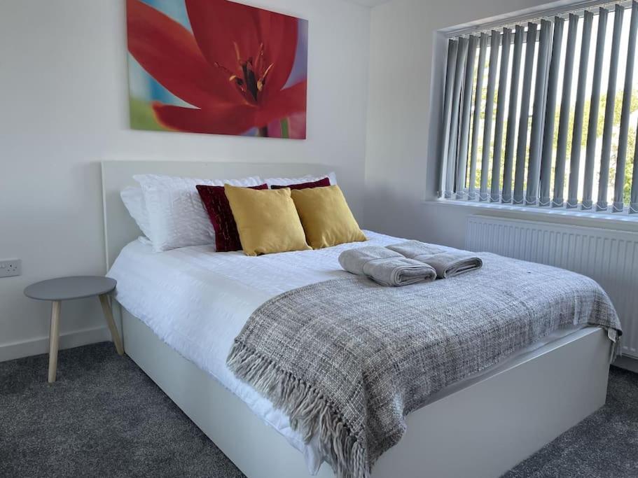 Paradigm House, Modern 2-Bedroom Duplex Apartment 2, Free Parking, Oxford Exterior photo
